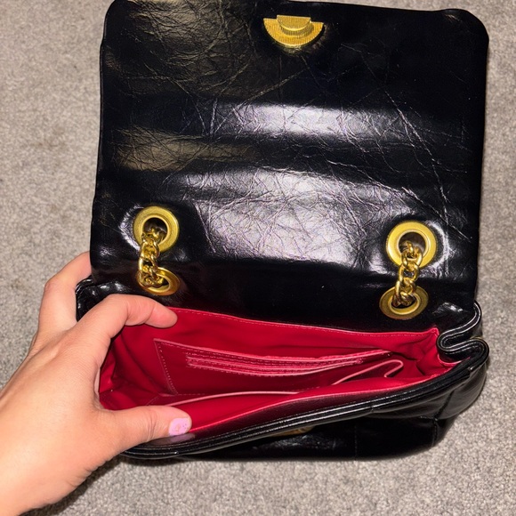 Elegant Black Leather Bag with Gold Chain - Picture 3 of 3